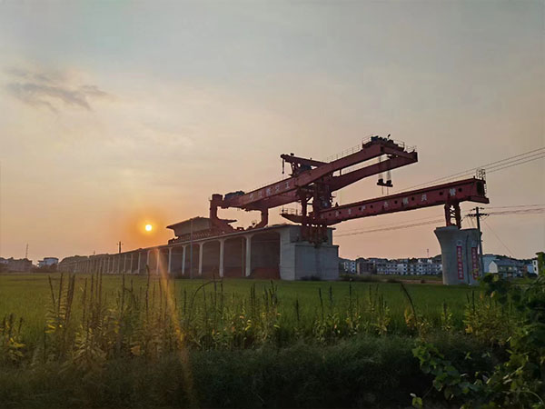 云南200噸架橋機(jī)