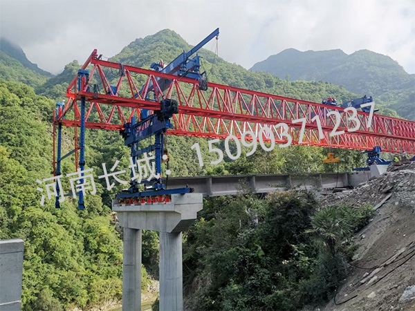 40m-200t自平衡架橋機(jī)