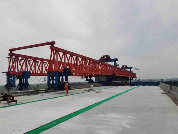 山東煙臺(tái)360噸架橋機(jī)