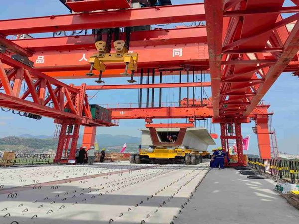 450噸架橋機(jī) 450噸架橋機(jī)