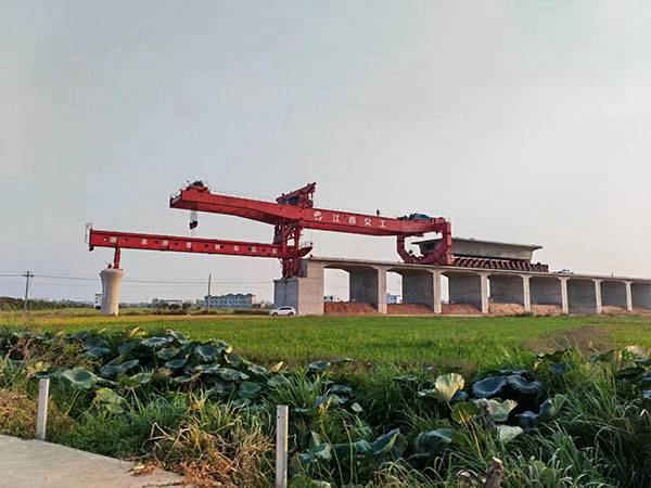 江西900噸高鐵架橋機