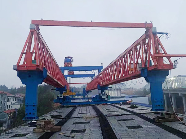 220噸自平衡架橋機(jī)